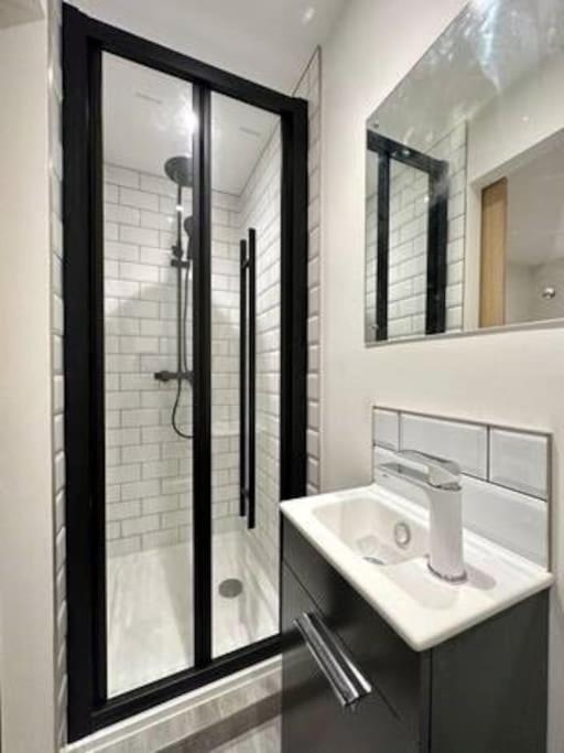 Modern Ground Floor *